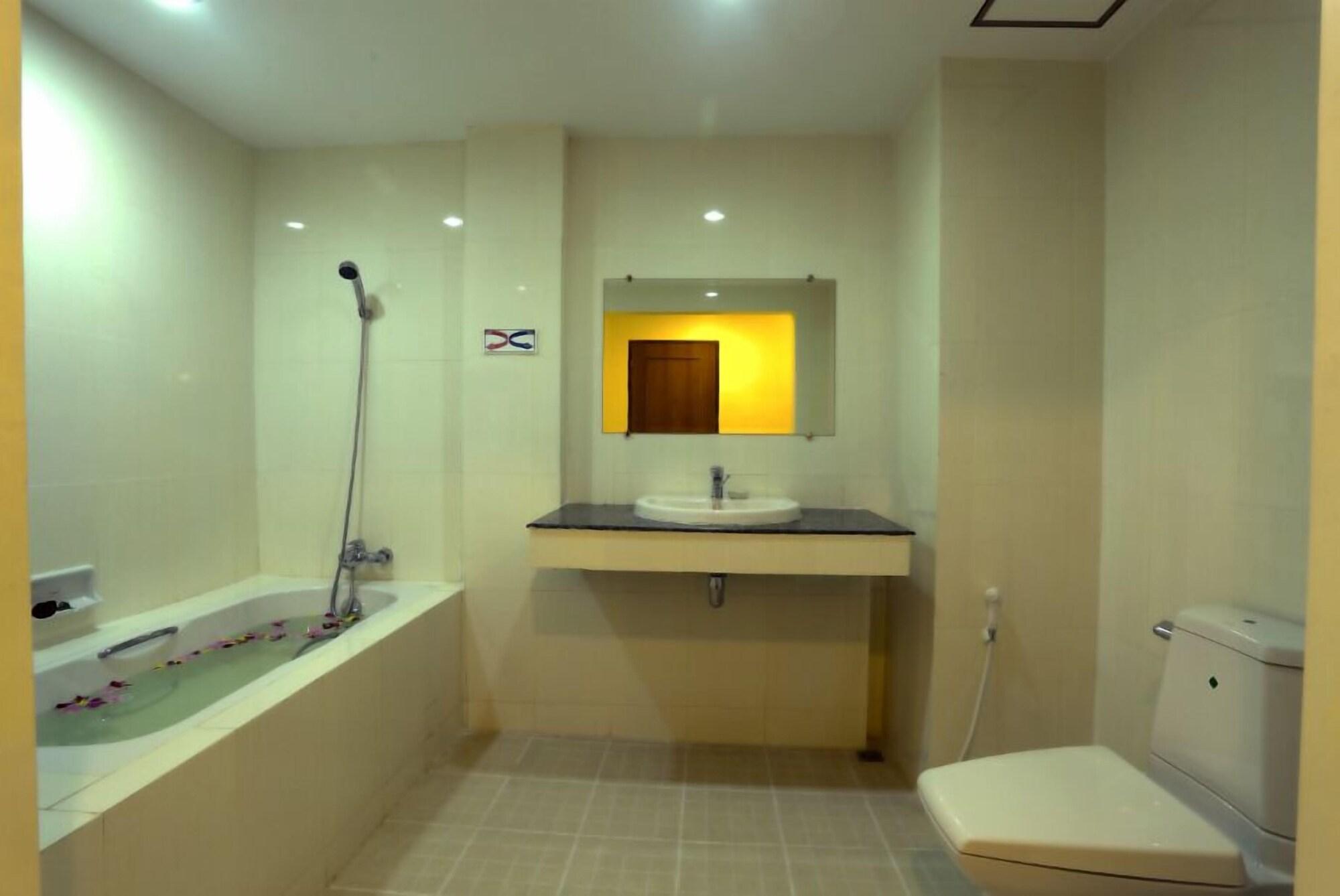 Apex Hotel Naypyidaw Exterior photo