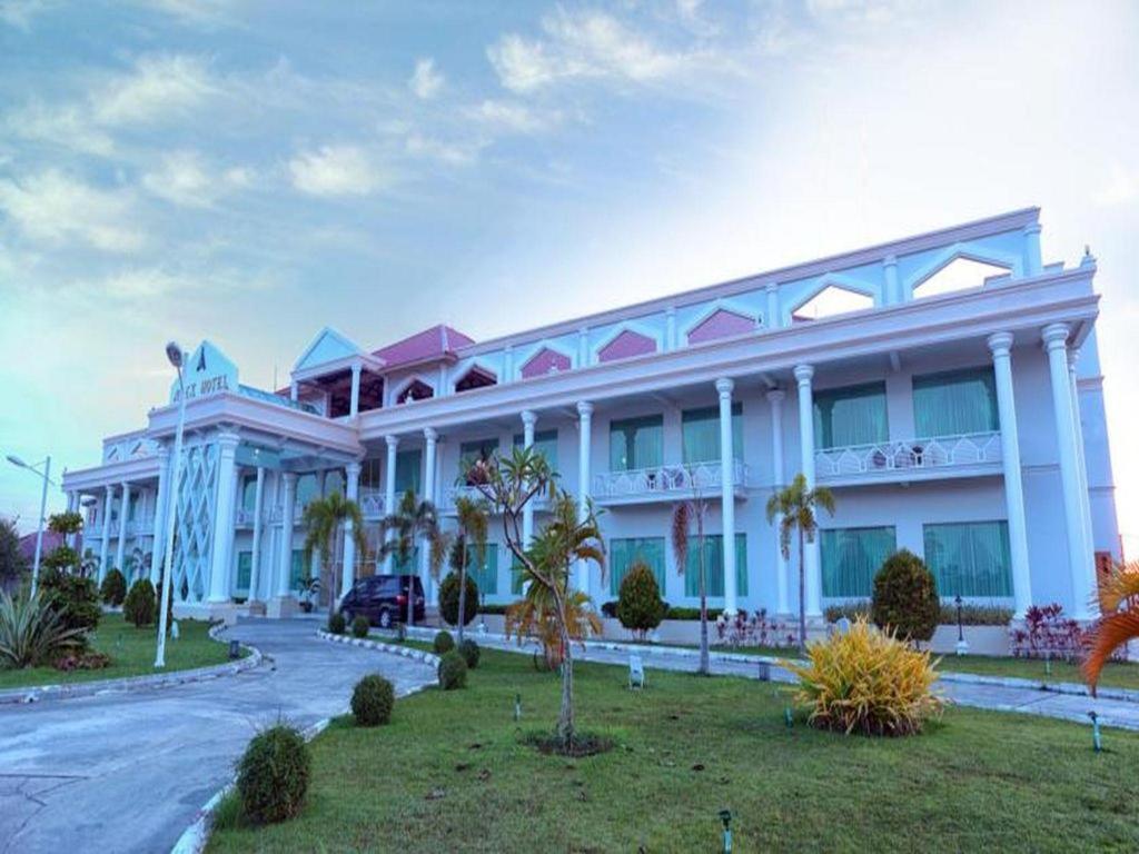 Apex Hotel Naypyidaw Exterior photo